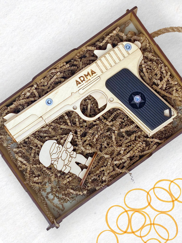   Деревянный пистолет ТТ (Тульский Токарева), игрушка-резинкострел от ARMA.TOYS в натуральную величину с надписью "БОЕВОМУ ТОВАРИЩУ"